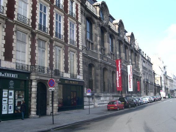  immeubles le long des quais